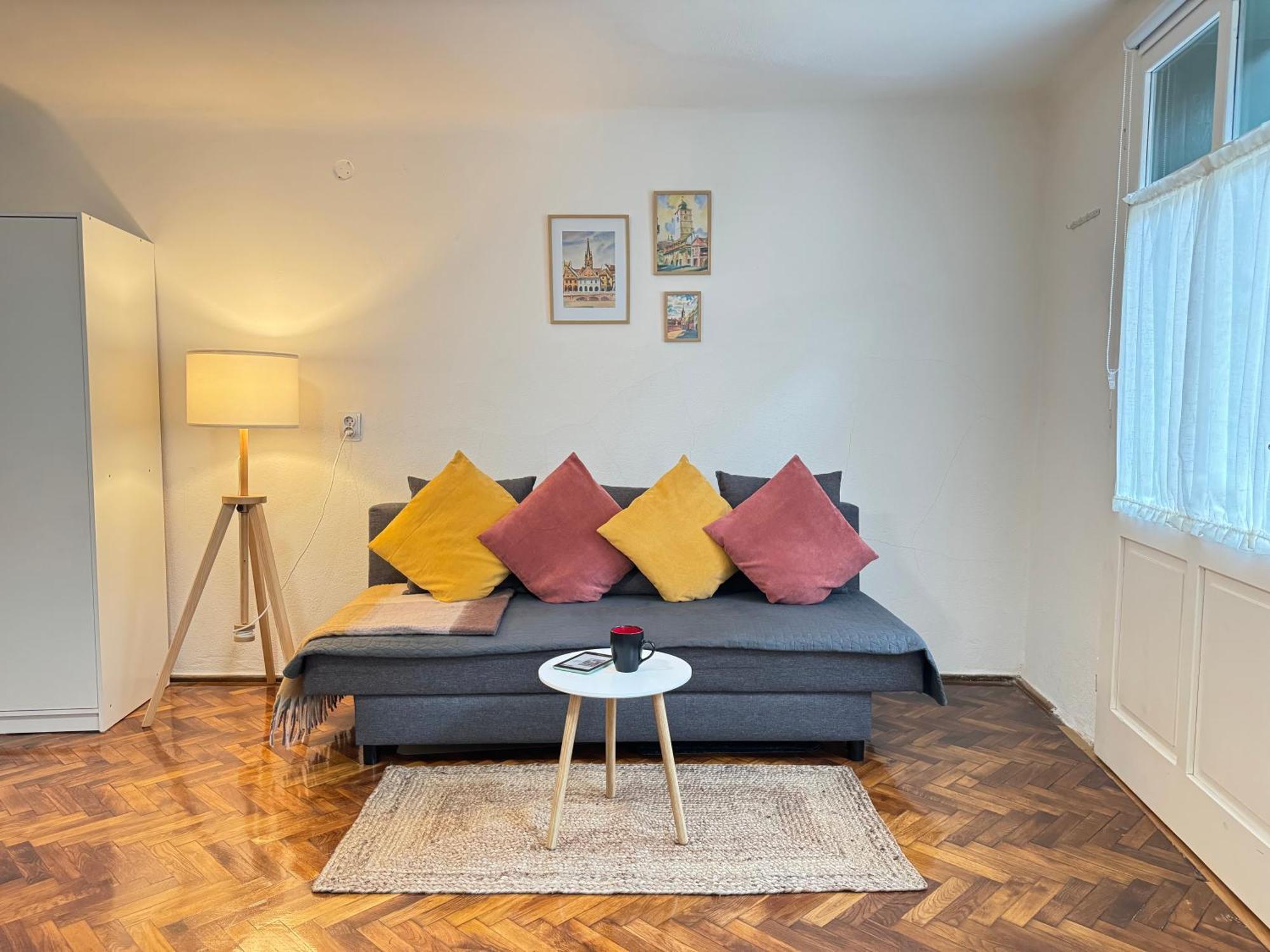 Charming Studio Ideal For Getaways Or Workations In Sibiu'S Medieval City Center 外观 照片
